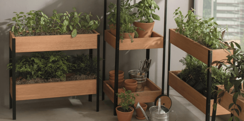 floreiras com plantações na decoração da área externa