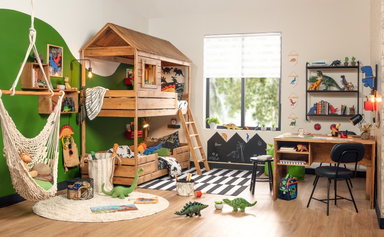 Use os próprios elementos do espaço para organizar o quarto infantil
