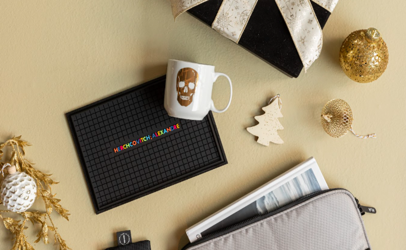 presente de natal para adolescente, entre as opções caneca, necessaire, toalhas e muito mais.