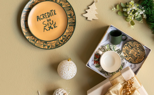 pratos, velas, xícaras, entre outros itens entre as ideias de presente de amigo secreto